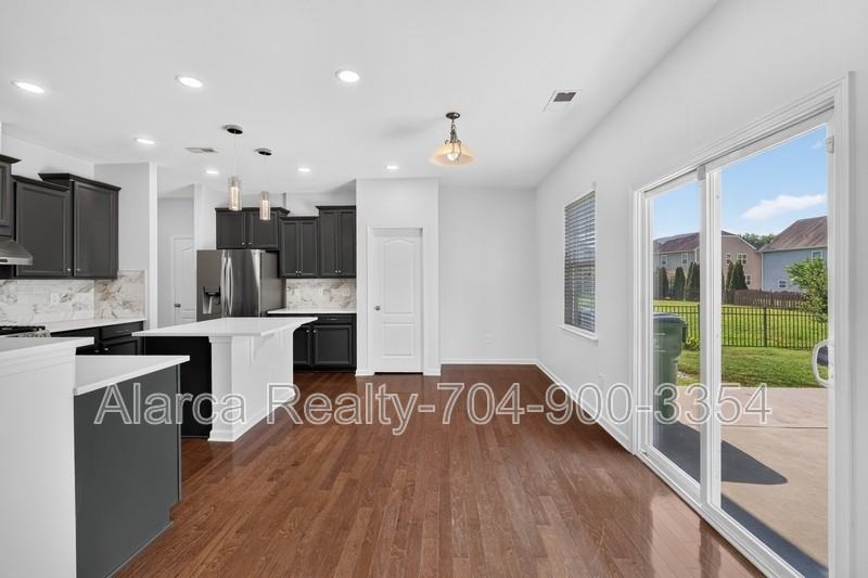 10431 Paisley Abbey Ln - Photo 6 of 43