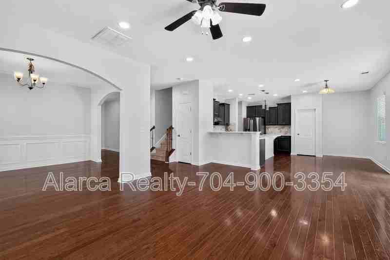 10431 Paisley Abbey Ln - Photo 7 of 43