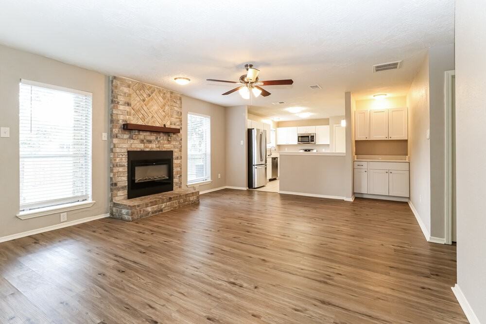 1918 Hunnington Dr - Photo 5 of 17