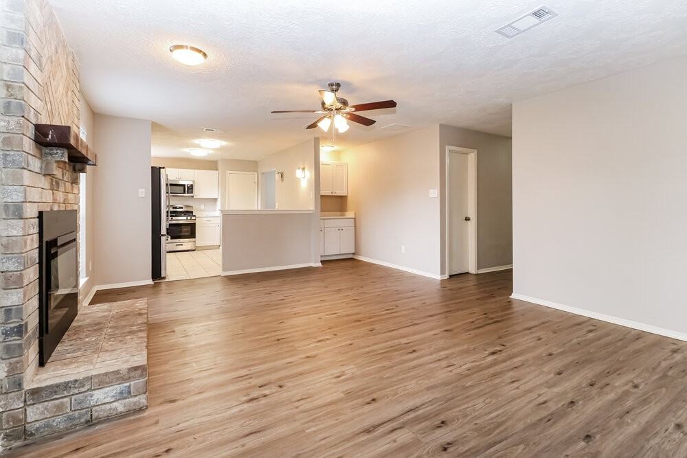 1918 Hunnington Dr - Photo 6 of 17