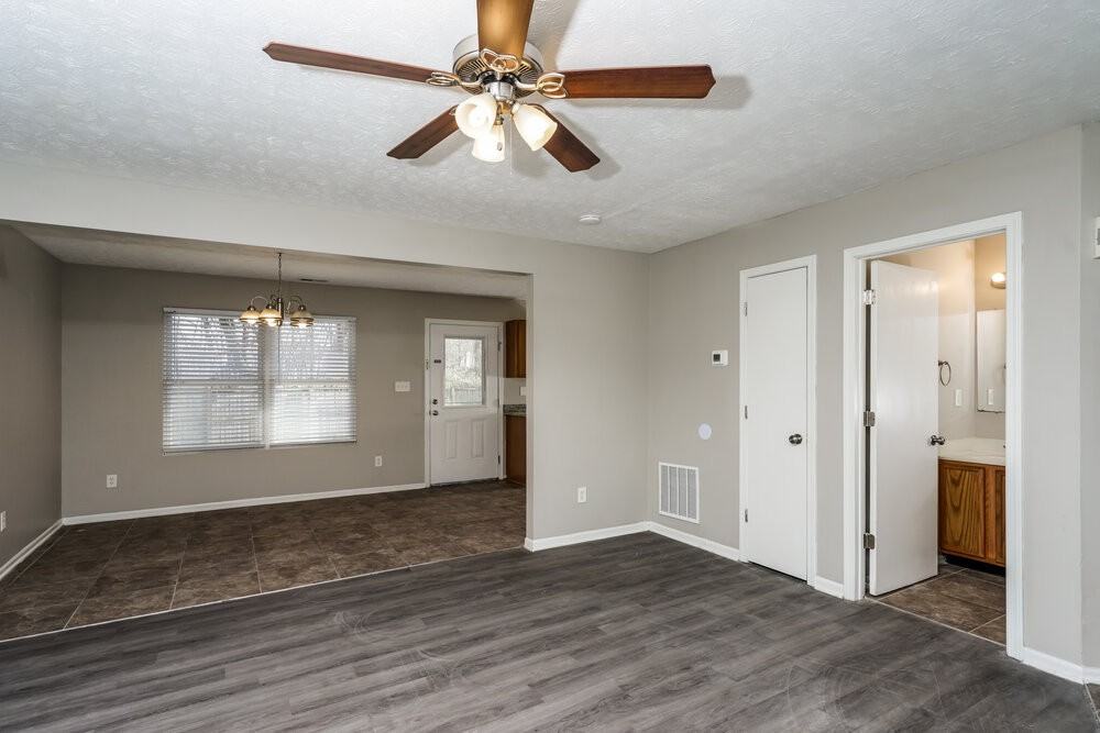 6311 Hackel Dr - Photo 6 of 15