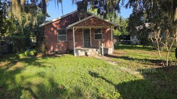 featured image of 1135 Fairview Ave
