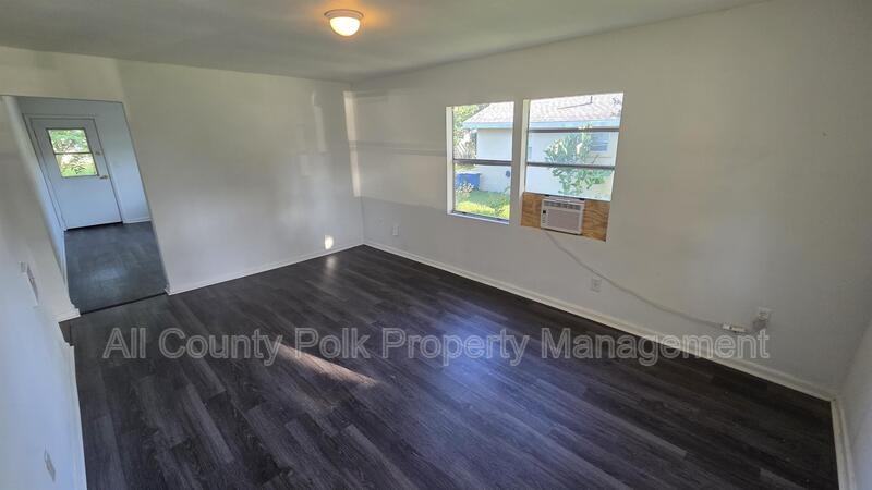 1135 Fairview Ave - Photo 2 of 14