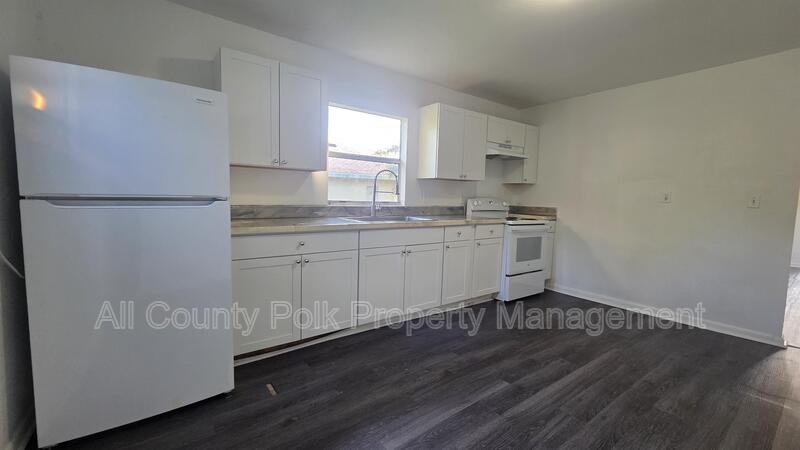 1135 Fairview Ave - Photo 5 of 14