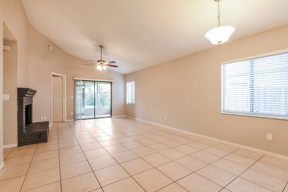 1003 Vernon Loop - Photo 3 of 16