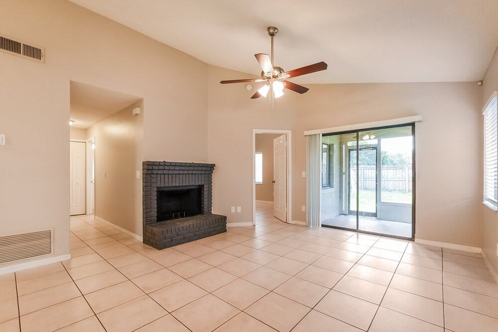 1003 Vernon Loop - Photo 4 of 16