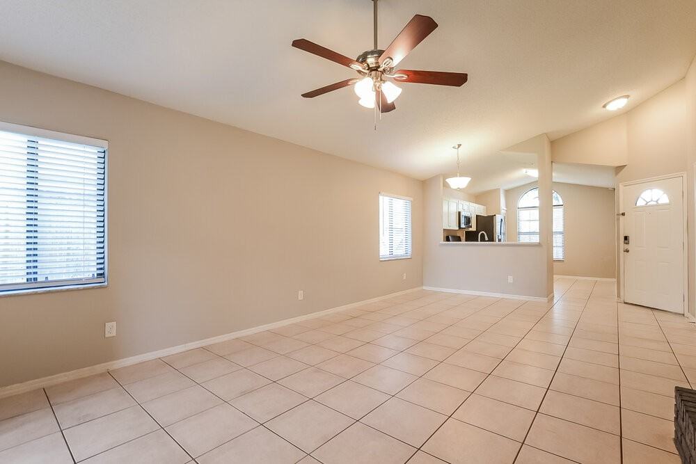 1003 Vernon Loop - Photo 5 of 16