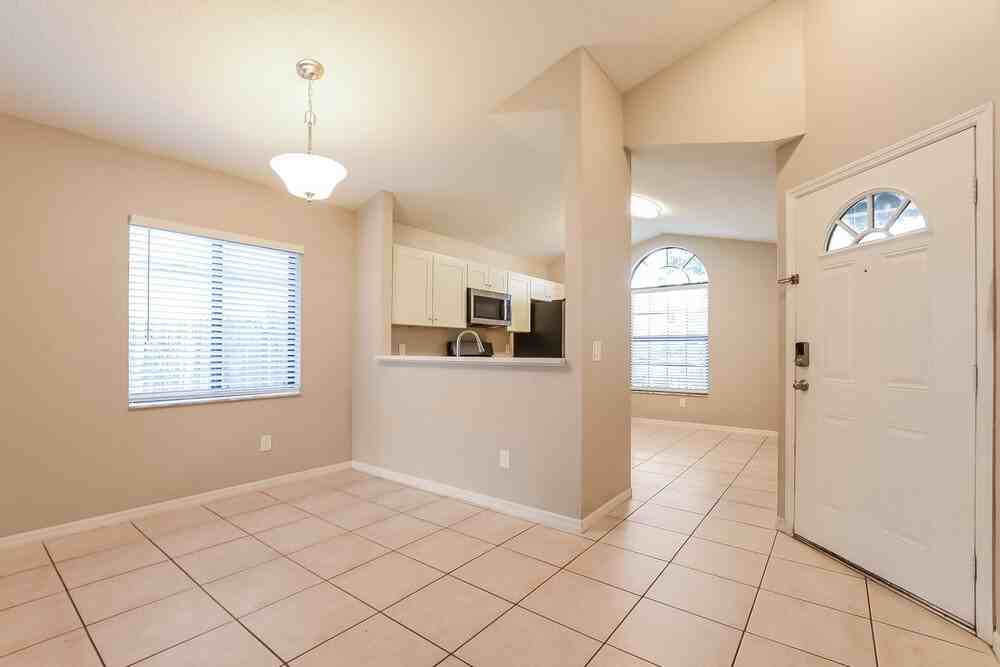 1003 Vernon Loop - Photo 6 of 16