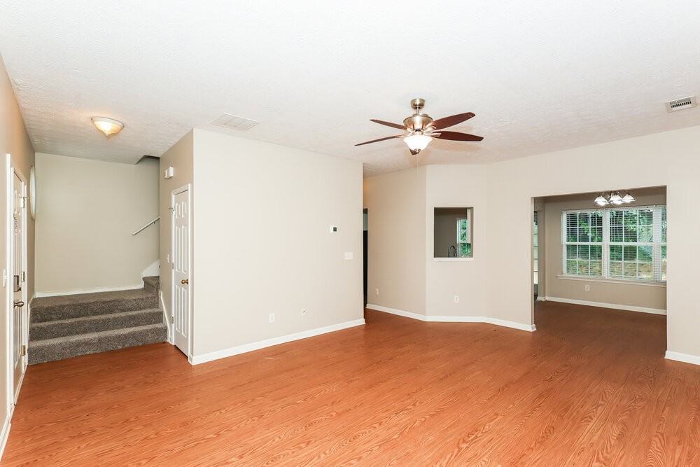 64 Crescent St - Photo 5 of 17