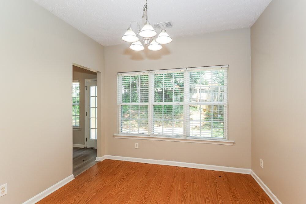 64 Crescent St - Photo 7 of 17