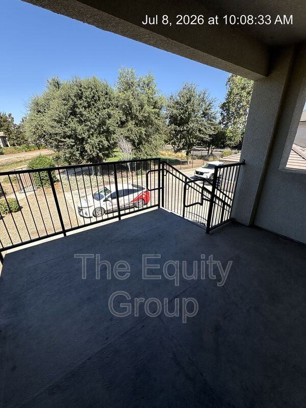 2931 N Crowe St - Photo 3 of 19