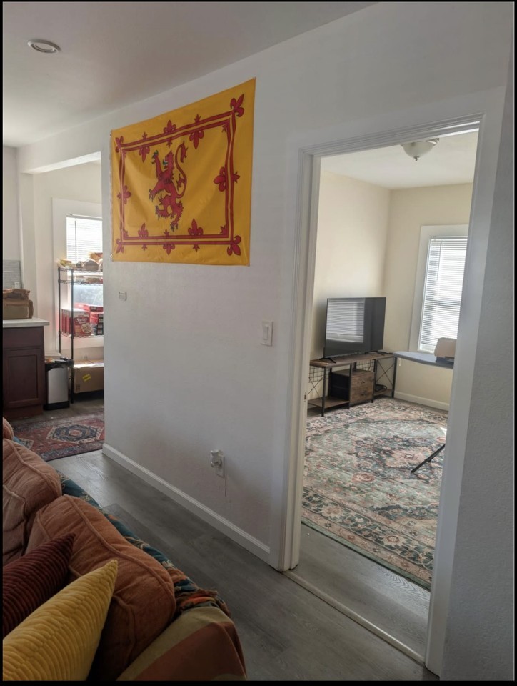 2504 23rd Avenue #b - Photo 4 of 15