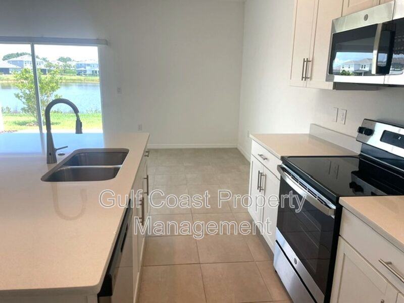 5730 Archipelago St - Photo 5 of 31