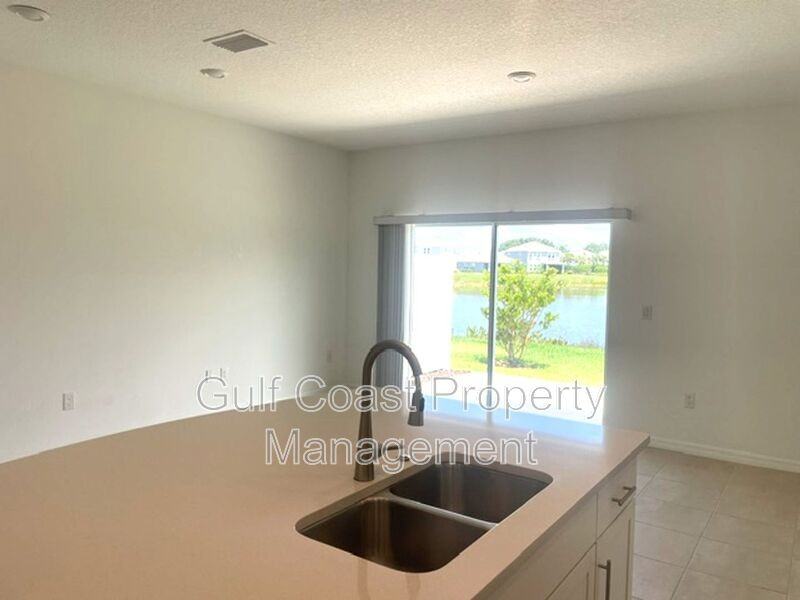 5730 Archipelago St - Photo 6 of 31