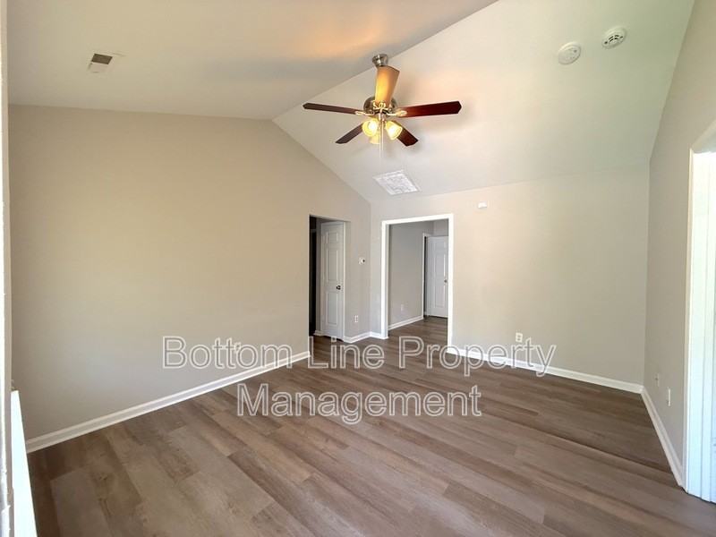 5211 Windy Valley Dr - Photo 2 of 16