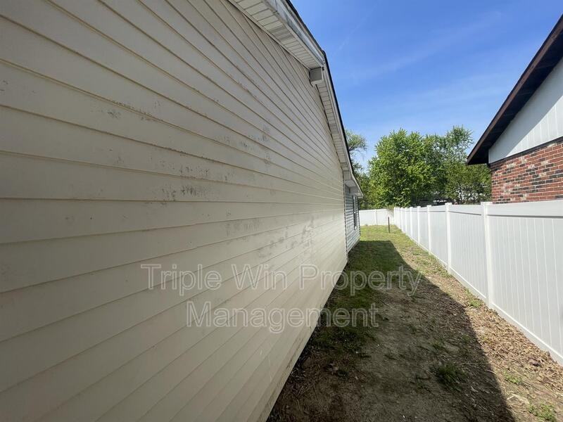 2415 Stoney End Ct - Photo 3 of 37