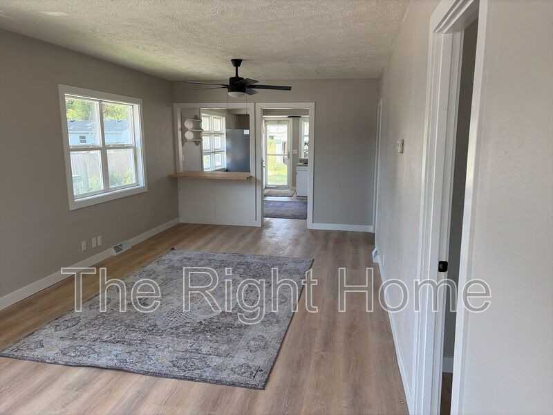 4525 N 70th St - Photo 7 of 19
