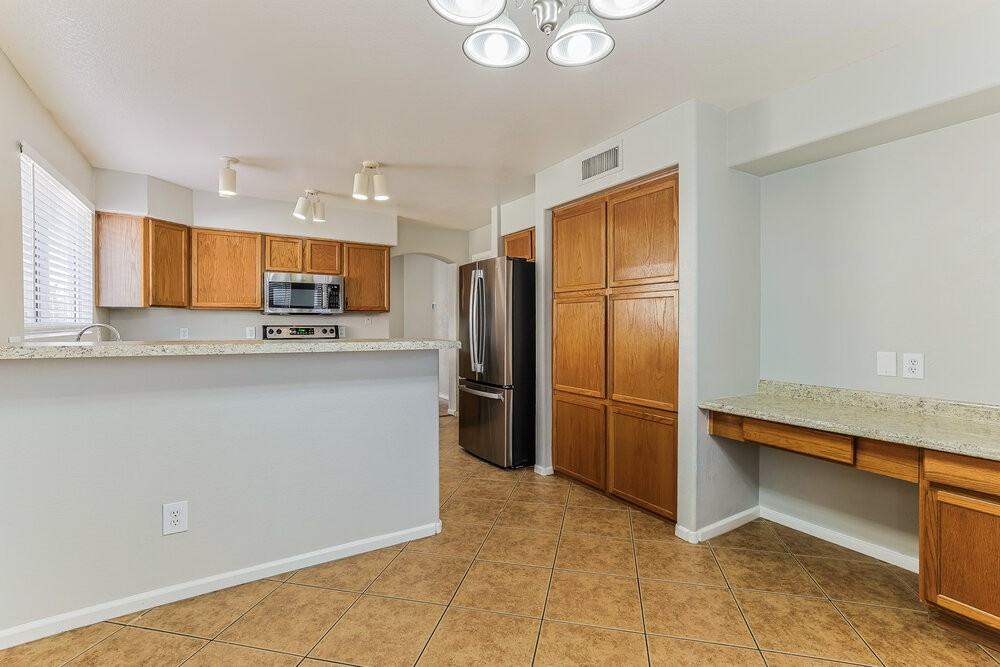 2625 S 156th Ave - Photo 6 of 16