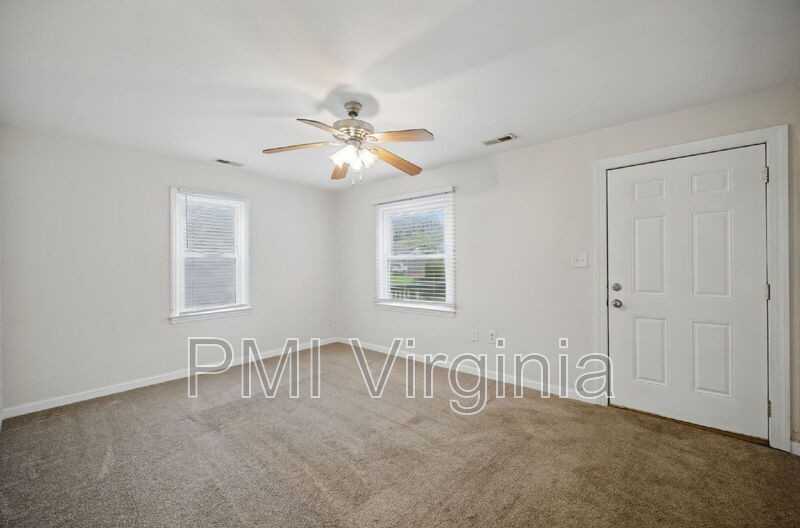 28 Harvard Rd - Photo 7 of 24