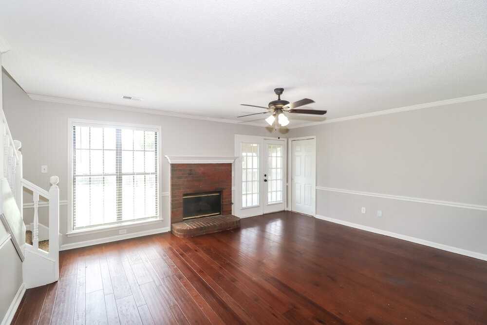 4365 Barrymor Dr - Photo 5 of 17