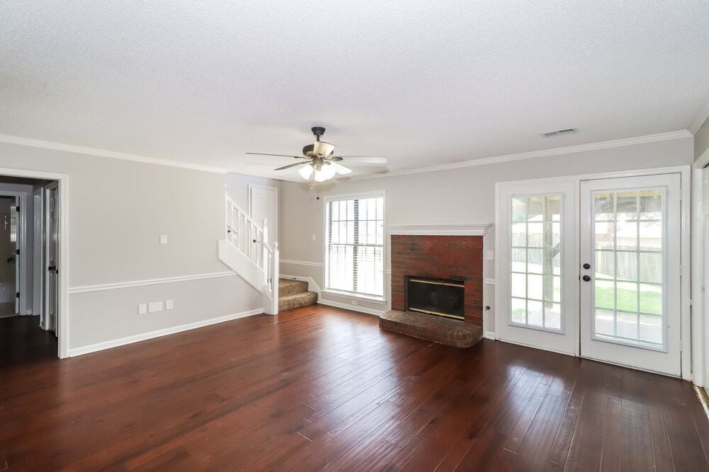 4365 Barrymor Dr - Photo 6 of 17