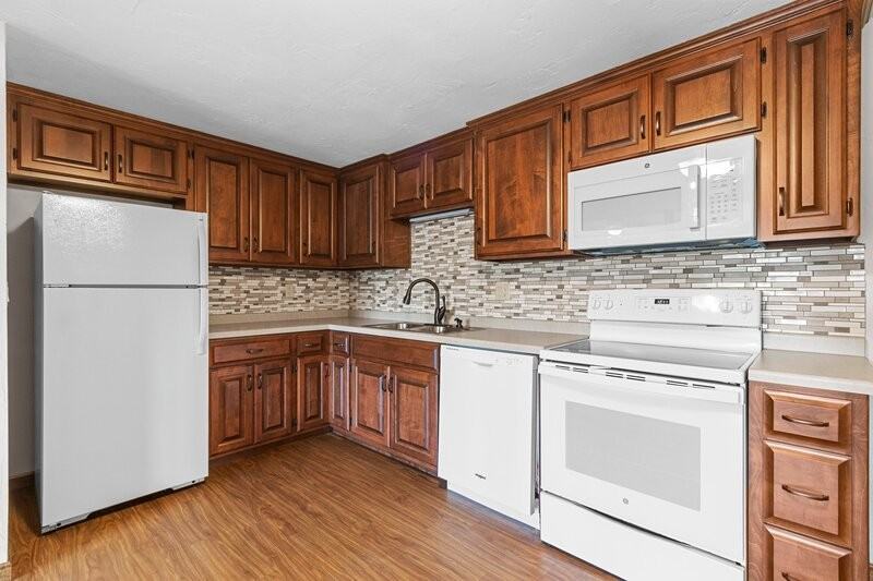 2344 Canter Ln - Photo 4 of 10