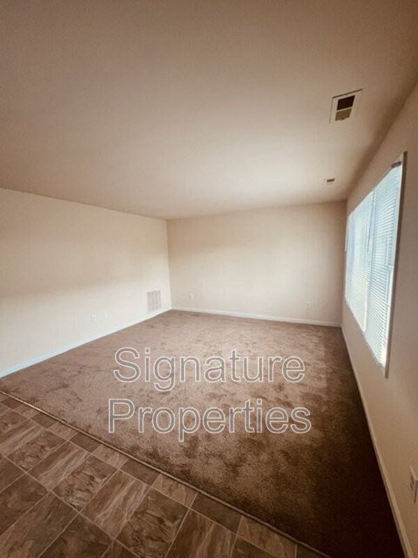 555 Fairfax Ave - Photo 3 of 29