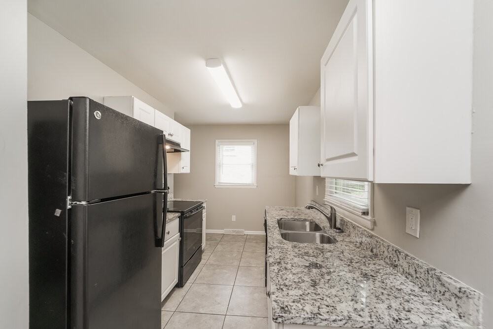 4944 Springview Rd - Photo 7 of 20