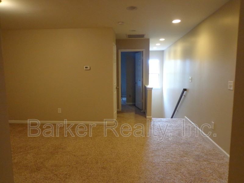 3018 Freeport Dr - Photo 6 of 10