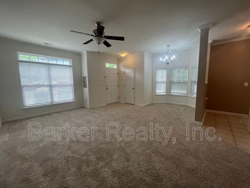 11711 Mezzanine Dr - Photo 2 of 7