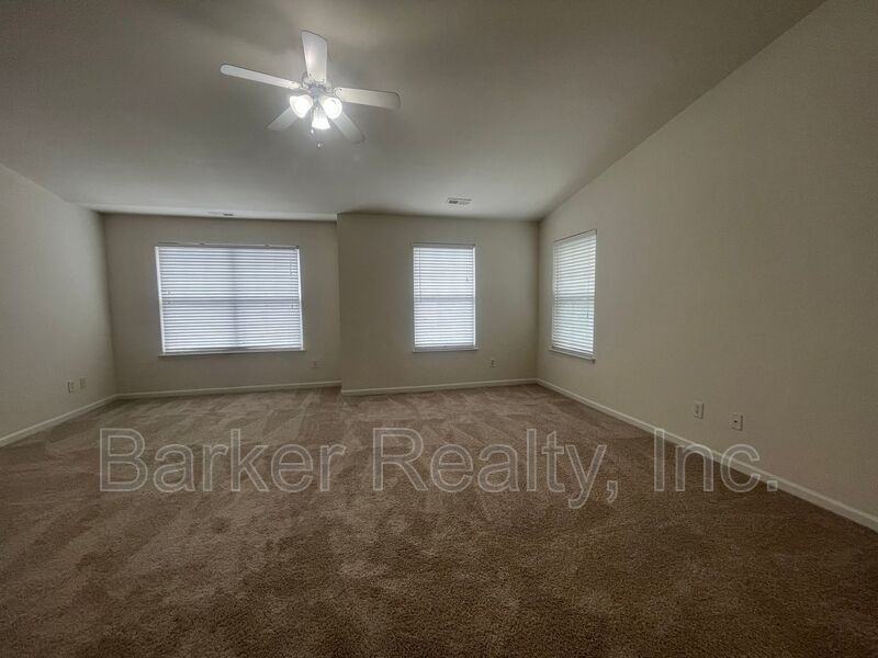 11711 Mezzanine Dr - Photo 4 of 7
