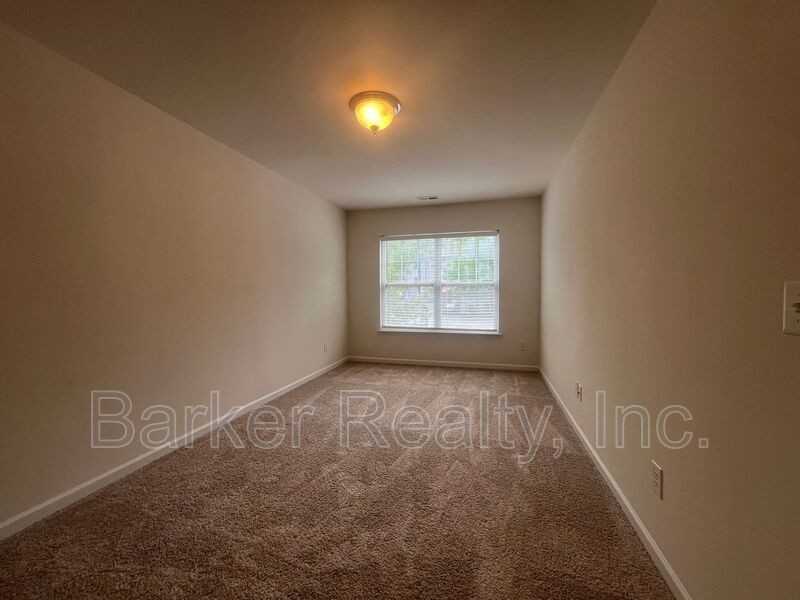 11711 Mezzanine Dr - Photo 6 of 7
