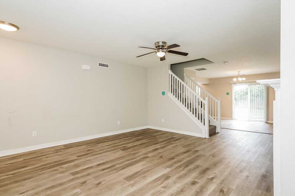 524 Grassy Bend Dr - Photo 6 of 20