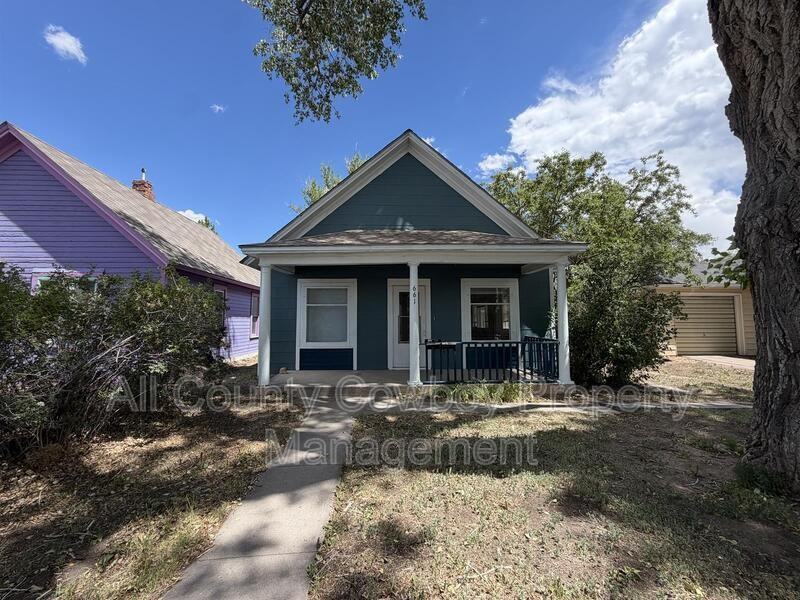 661 N 4th St - Photo 2 of 12