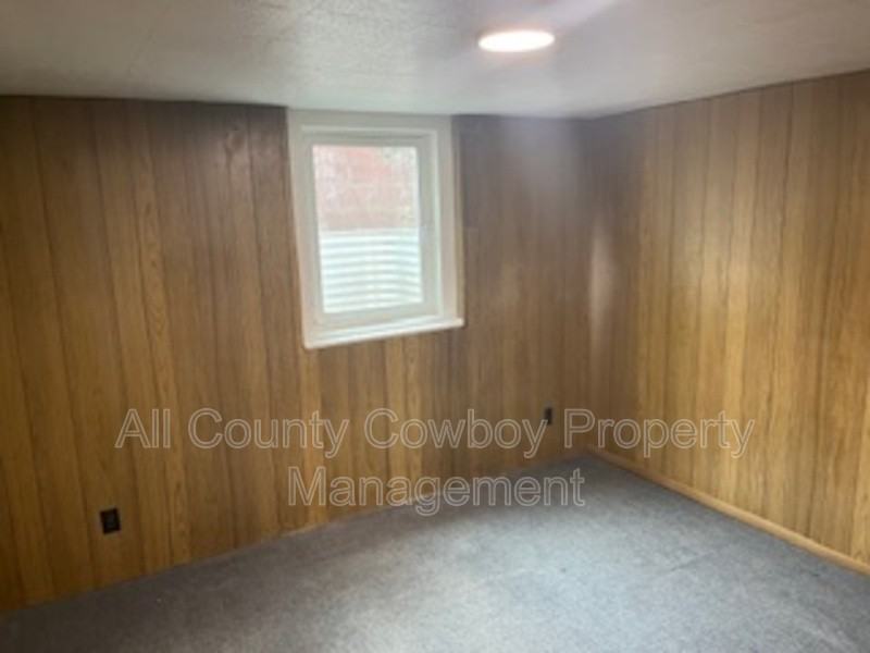 557 1/2 N 8th St - Photo 6 of 15
