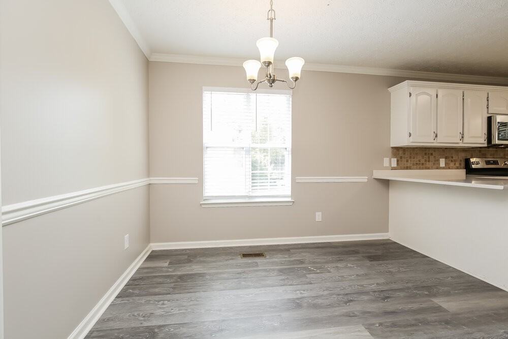 2431 English Hill Dr - Photo 4 of 16