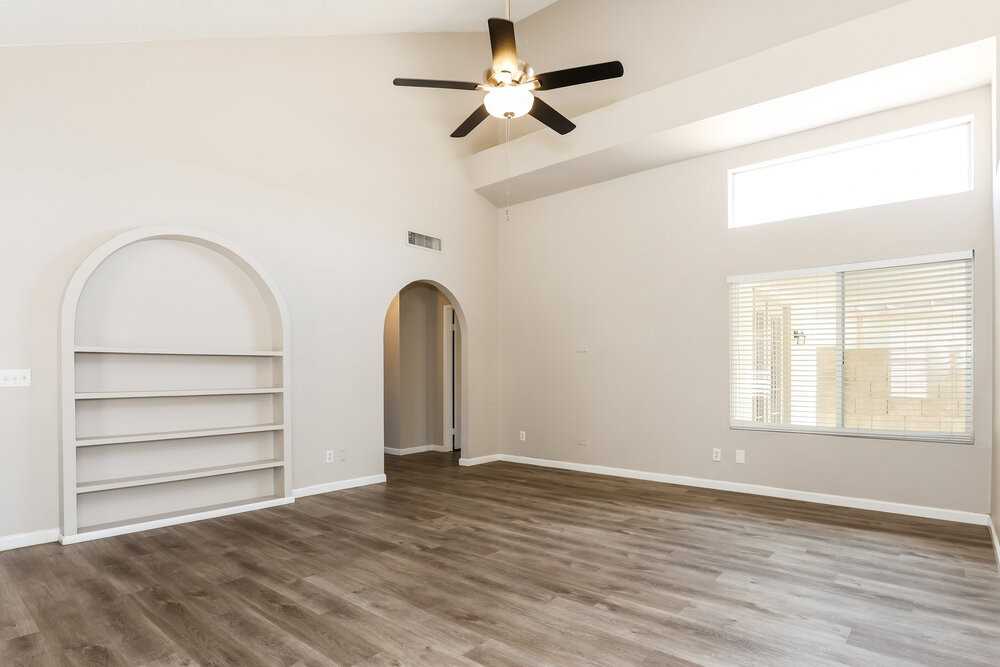 190 S Los Feliz Dr - Photo 3 of 16