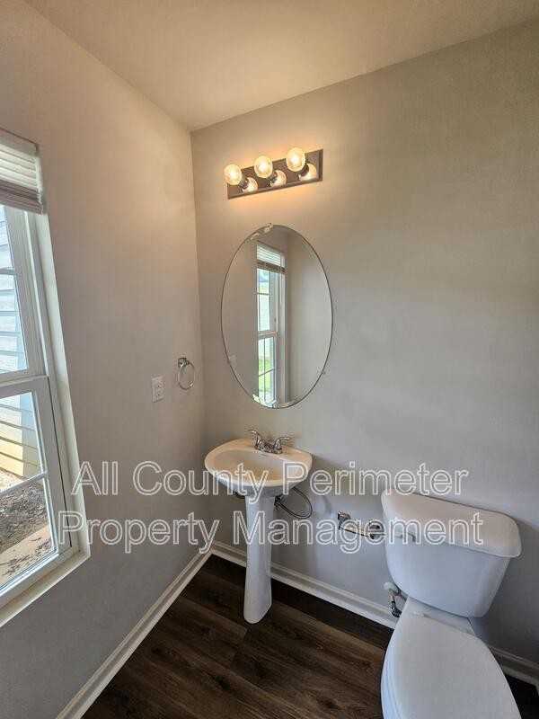 316 Freeman Cir - Photo 3 of 15