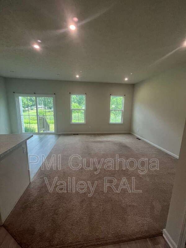 1161 Meadow Run - Photo 3 of 13