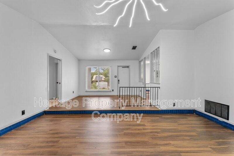 2526 Town Briar St - Photo 5 of 38