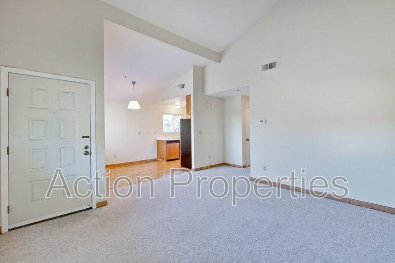180 Albacore Ln - Photo 3 of 20