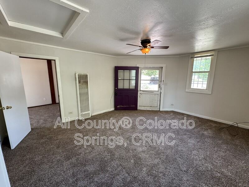 215 E Dale St - Photo 2 of 11