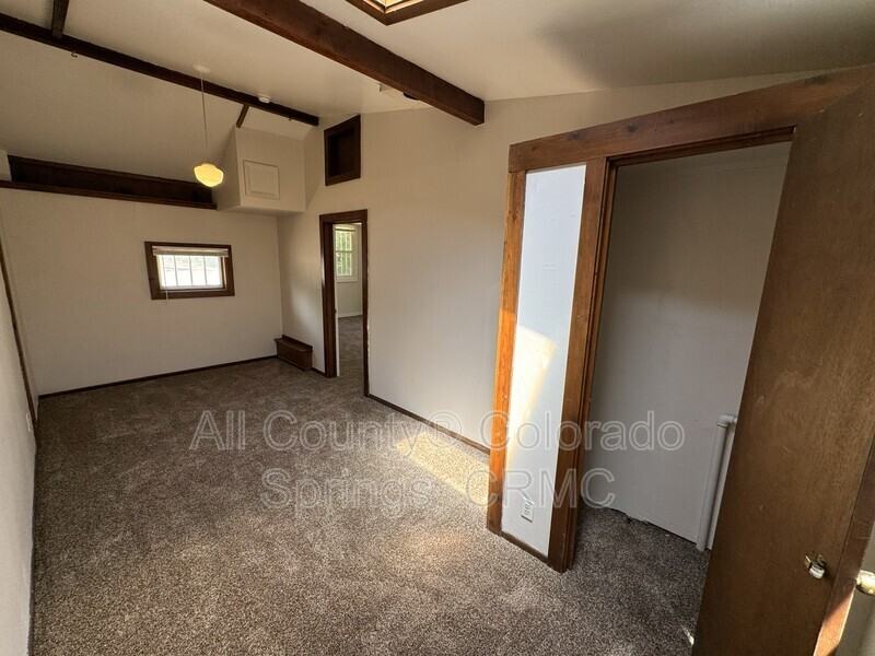 215 E Dale St - Photo 6 of 11