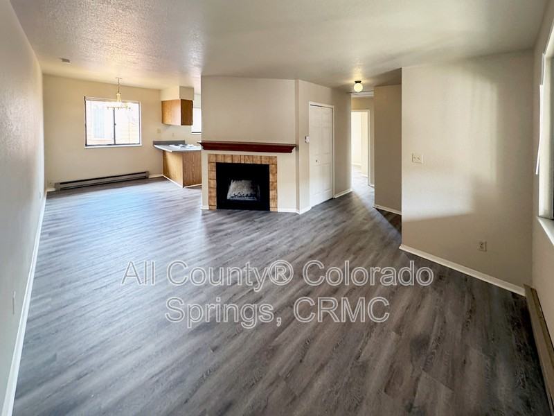 2230 N Weber St #E - Photo 5 of 22