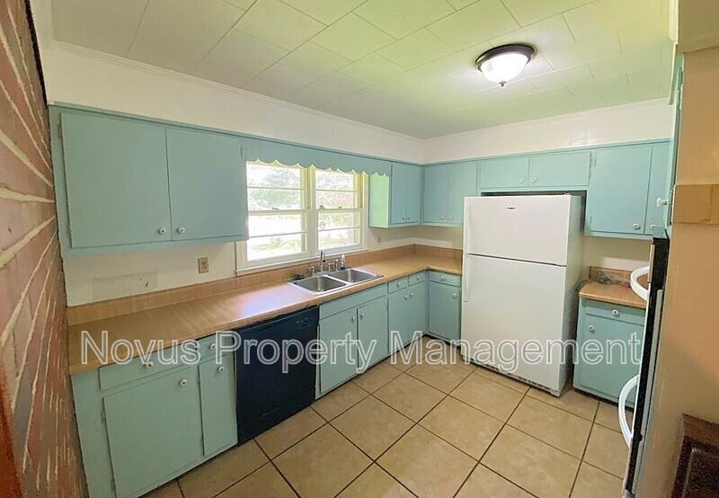 507 Gordon St - Photo 4 of 8