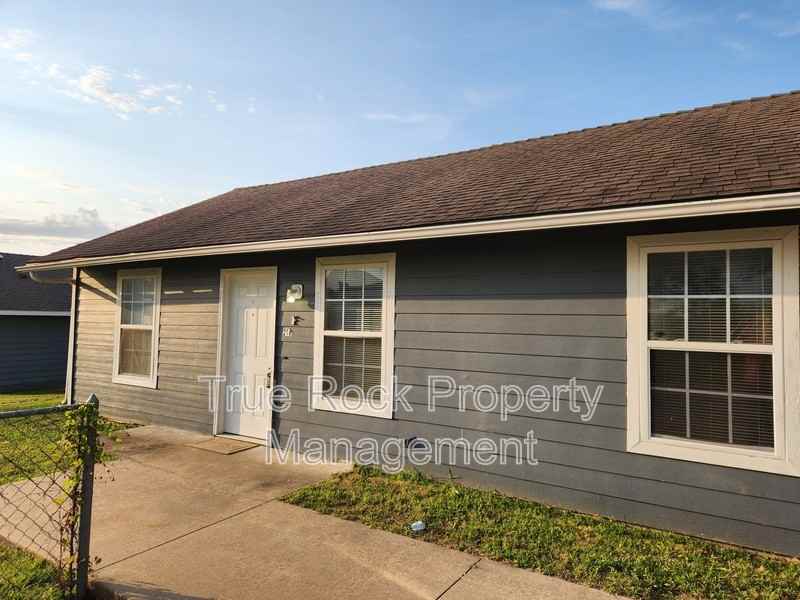 218 E 14th St - Photo 2 of 11