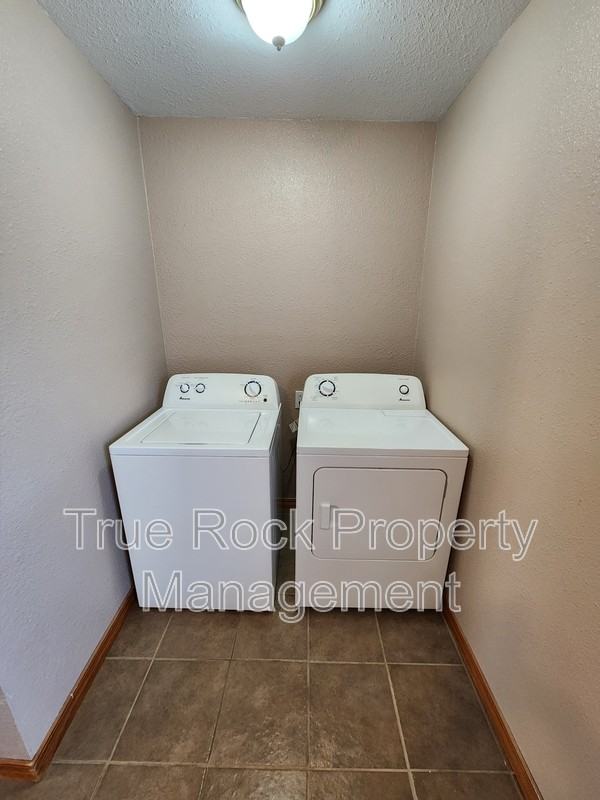 218 E 14th St - Photo 5 of 11