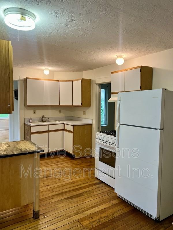 18 Hayward St #20 - Photo 3 of 27