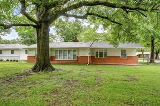 906 N Belview Ave - Photo 1 of 1