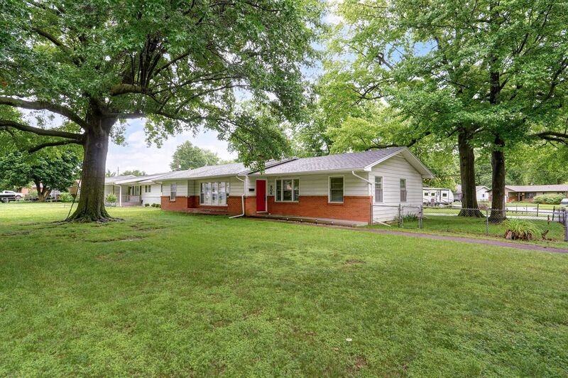 906 N Belview Ave - Photo 2 of 20